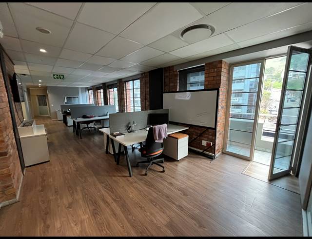 190M² OFFICE TO LET IN GREEN POINT